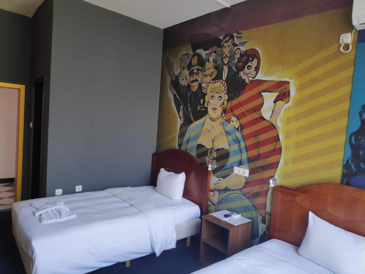 Hostel Log Inn Скопие Екстериор снимка