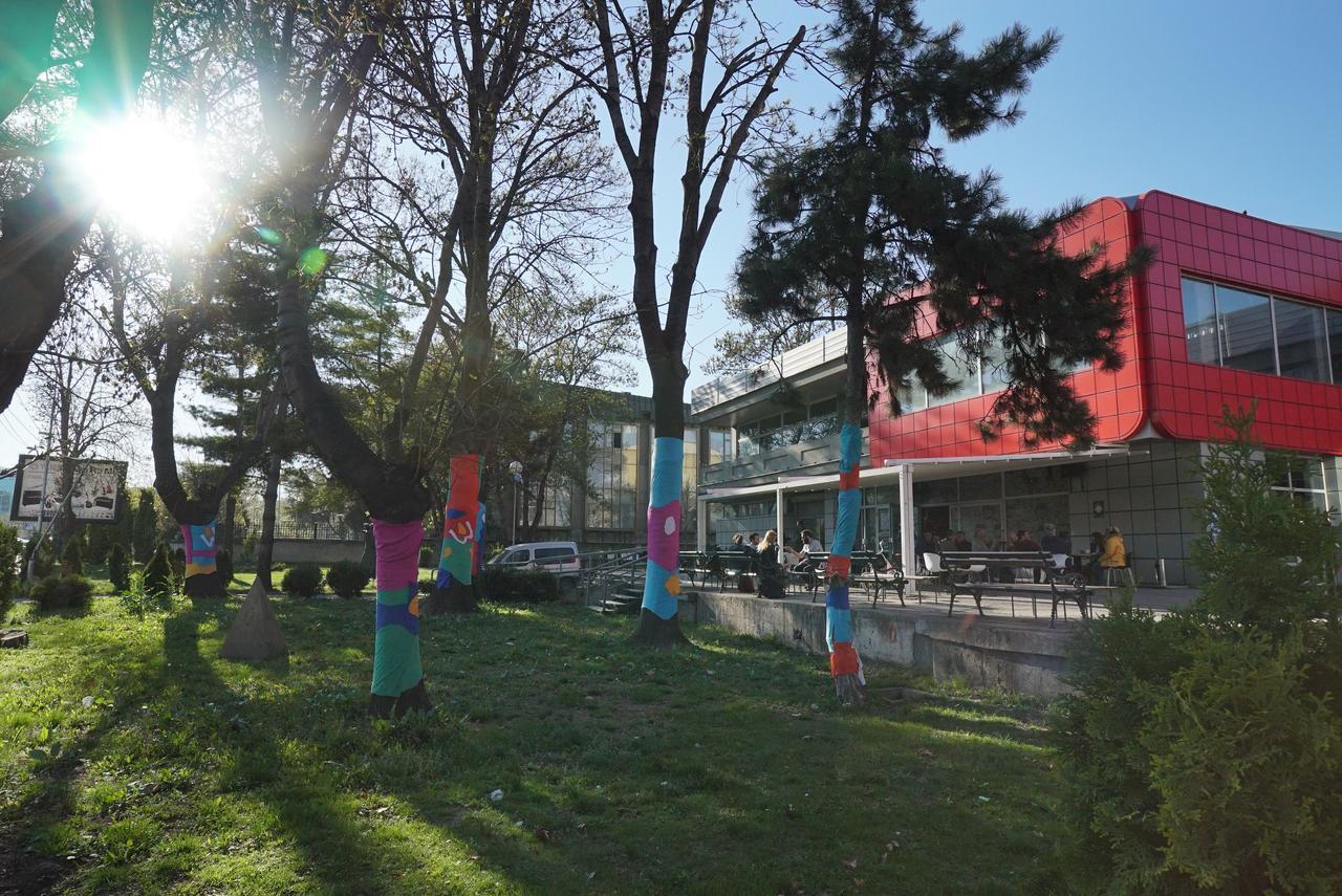 Hostel Log Inn Скопие Екстериор снимка
