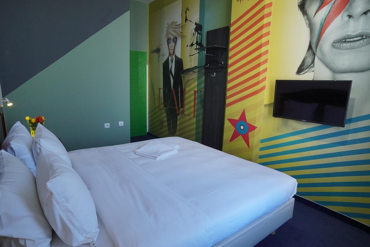 Hostel Log Inn Скопие Екстериор снимка